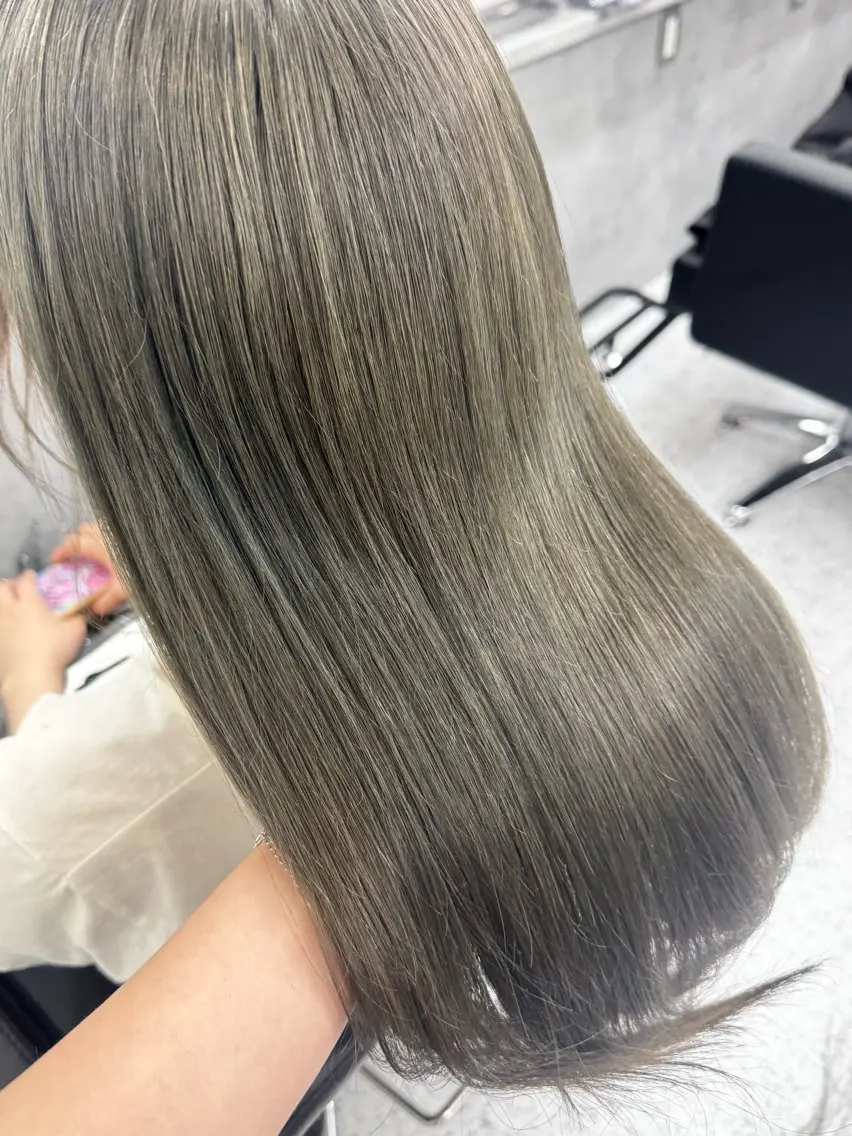 ロング カット ヘアカラー ハイトーン/レイヤー 五島桜樫のヘアスタイル
