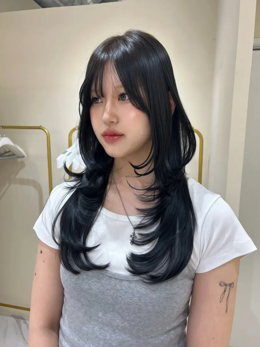ロング カット ヘアカラー hiyori🎀 トレンドレイヤーのヘアスタイル