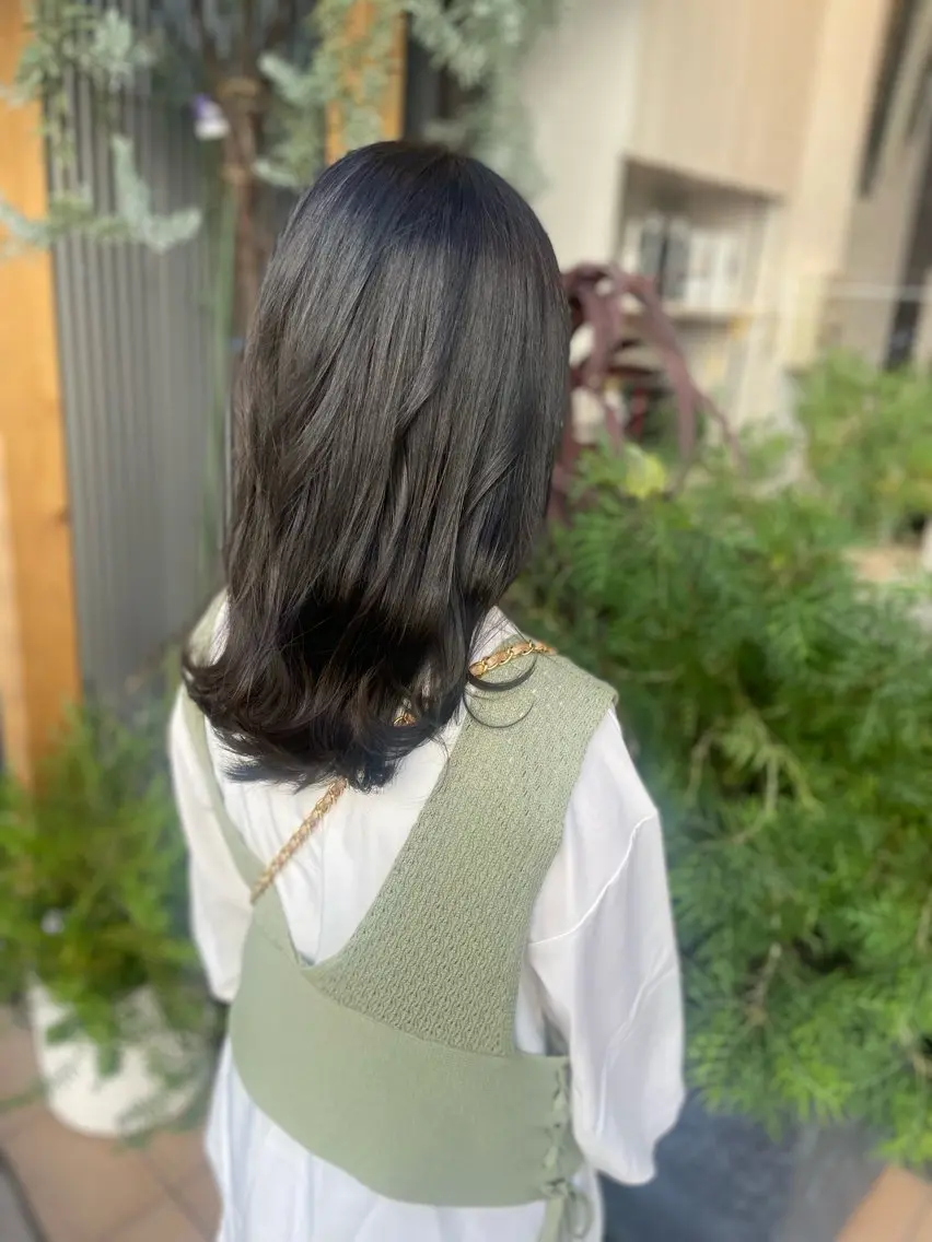 セミロング 佐竹 ゆりのヘアスタイル