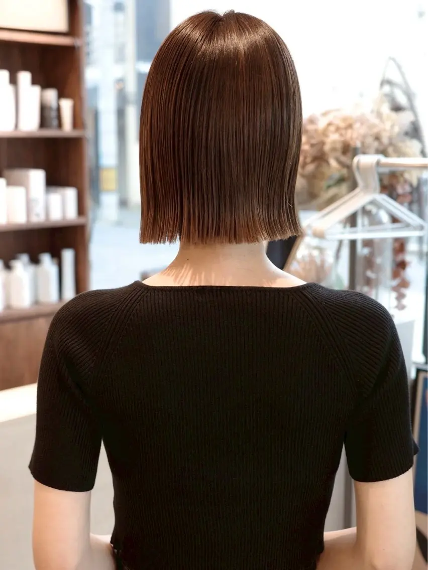 ショート カット ヘアカラー トリートメント (h)wim ウィムのヘアスタイル