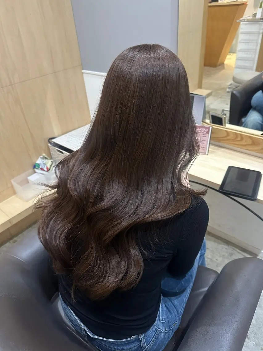 ミディアム カット ヘアカラー トリートメント miloc MOMOKAのヘアスタイル