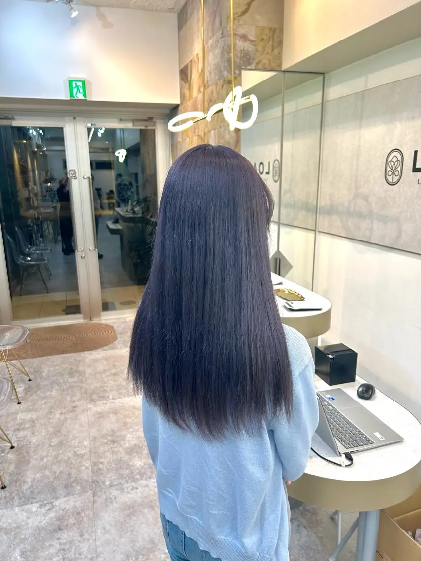 ロング カラー アッシュ 透明感カラー ラベンダーカラー ラベンダーアッシュ ヘアカラー LOA Ririのヘアスタイル