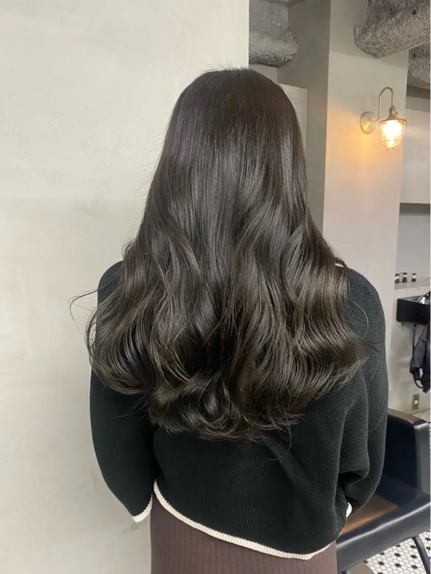 ロング カラー カット ヘアカラー トリートメント ヘアセット 新宿/韓国ヘア/ 髪質改善ストレートのヘアスタイル