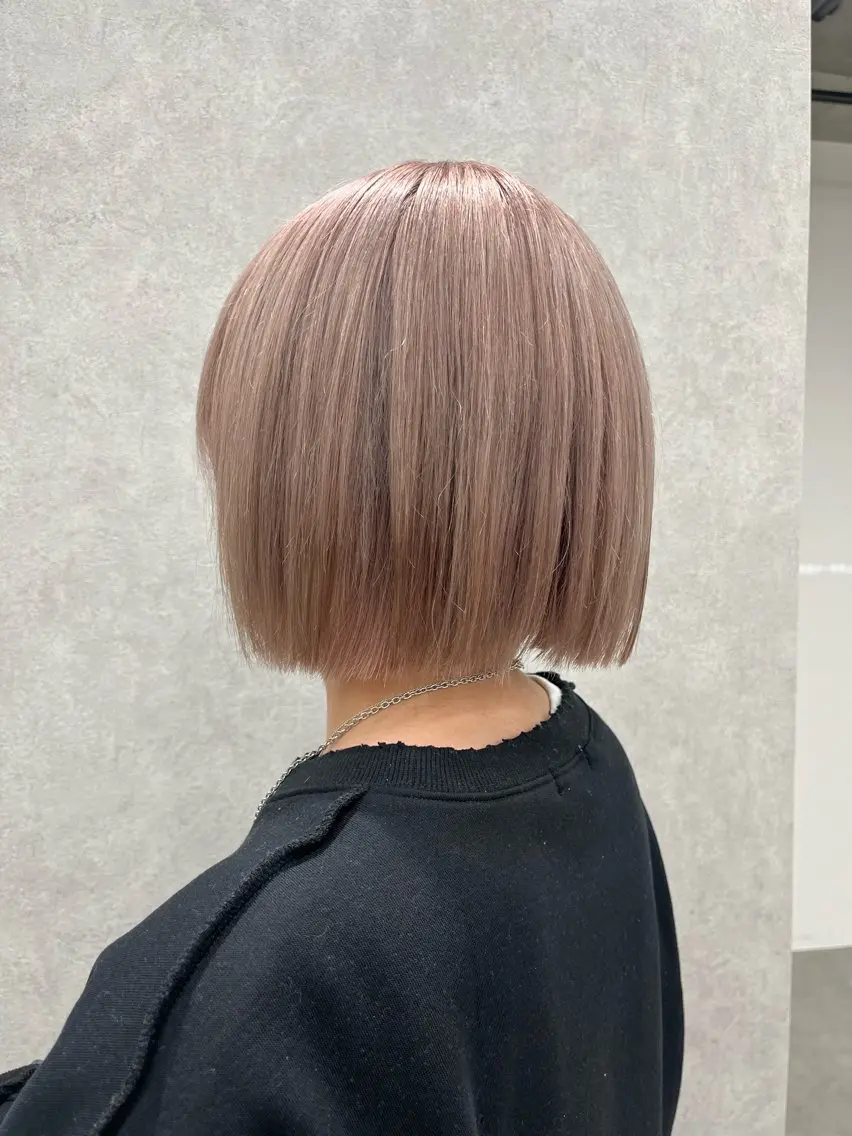 カラー ベージュカラー ブリーチ ミルクティーベージュ 中村 彩夏のヘアスタイル