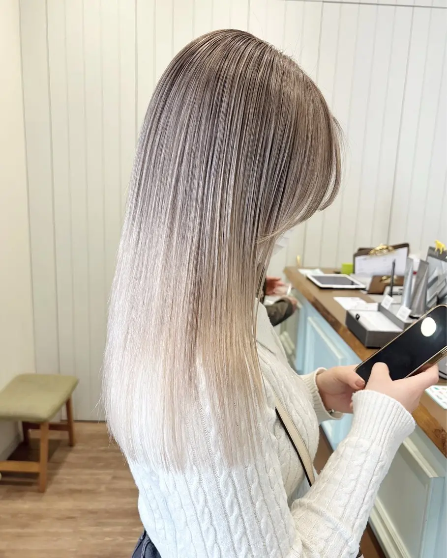 セミロング カラー ブリーチ ケアブリーチ ハイトーンカラー ケアブリーチ 坪井佑樹のヘアスタイル