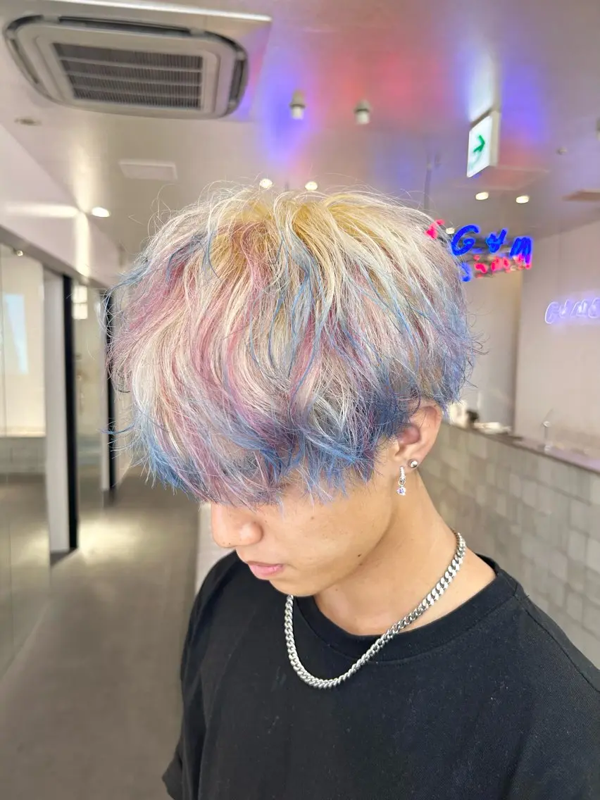 🎱メンズ限定🎱デザインカラー➕カット➕トリートメント#ハイライト #インナーカラー #の写真