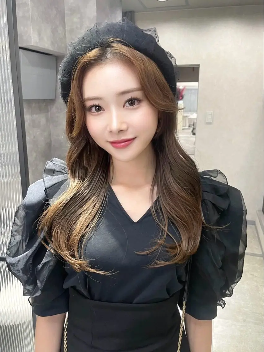 ロング カット ヘアカラー トリートメント fuwari 美白ショコラカラーのヘアスタイル