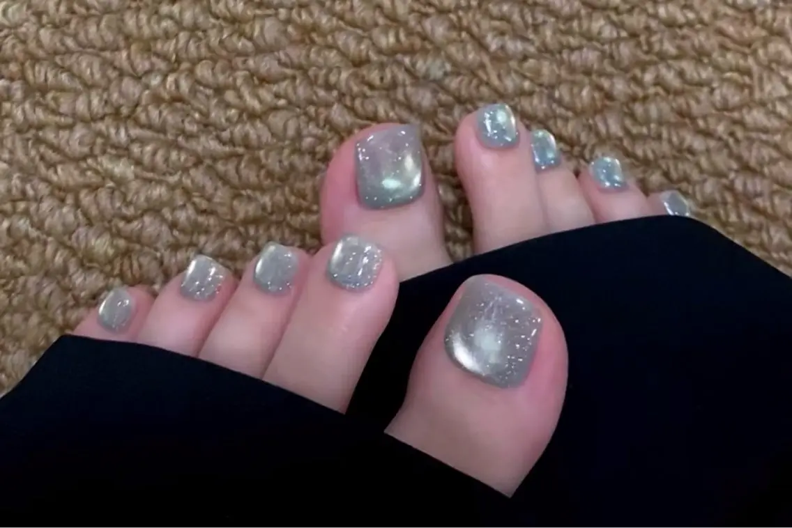 ネイル フットネイル H3 Nail Miniのネイルデザイン