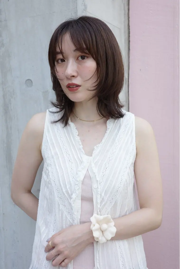 ミディアム ミウラ ハナキのヘアスタイル
