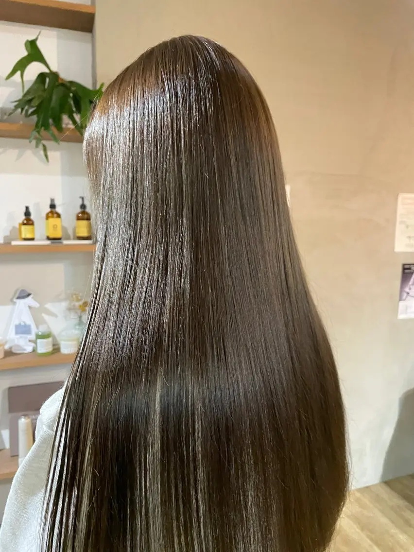 ロング カラー オリーブカラー カット ヘアカラー カジ エリナのヘアスタイル