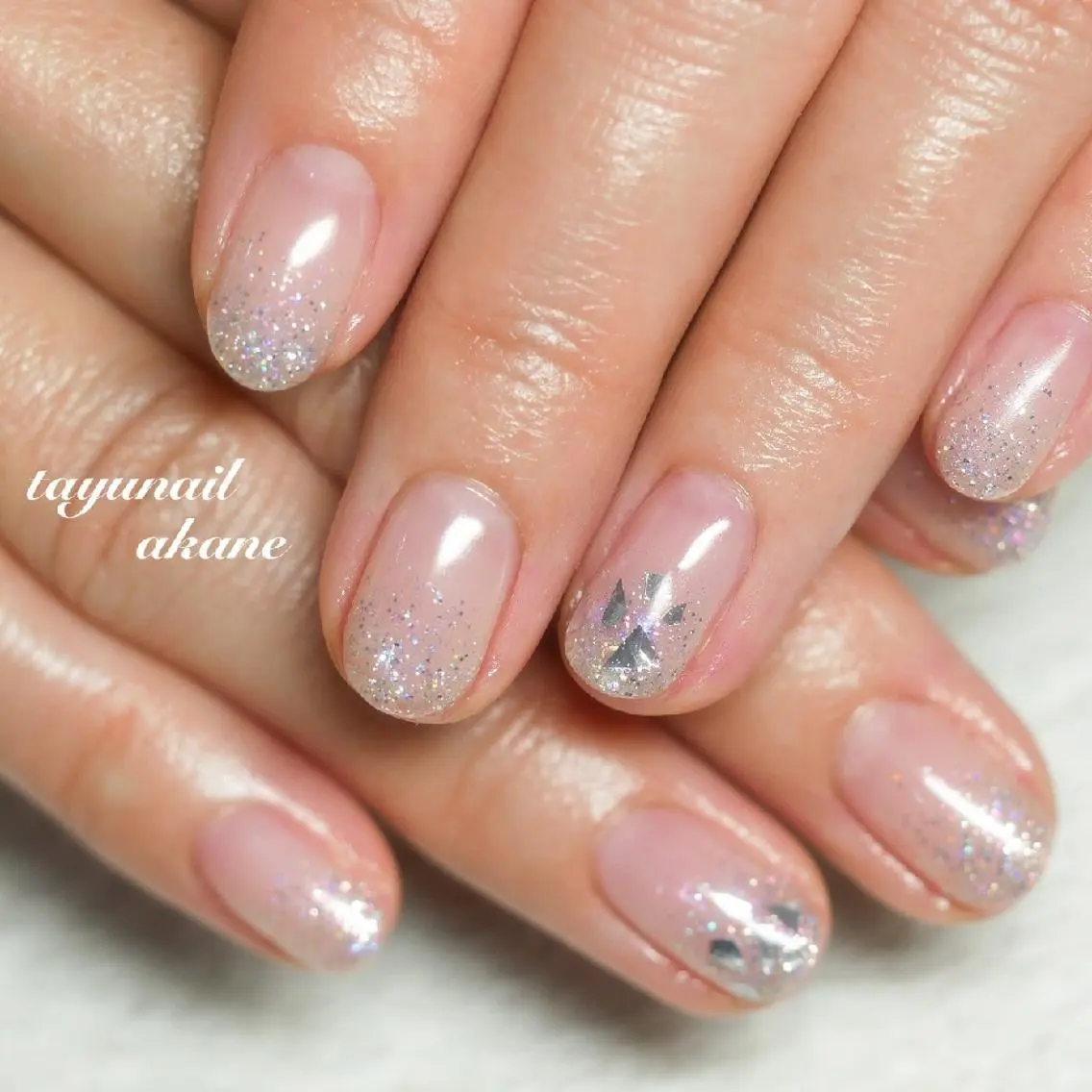 ネイル ブルー ジェルネイル グラデーション ホログラムネイル ラメ(グリッター) ネイルサロン 【たゆnail】のネイルデザイン