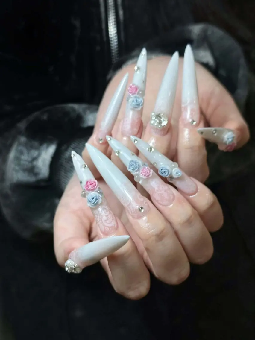 ネイル アートネイル フレンチネイル ジェルネイル キラキラネイル 韓国ネイル ハンドネイル ICE Nailsのネイルデザイン