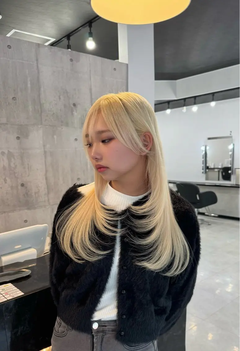 ロング ロングレイヤー レイヤーカット ロング レイヤー・ブリーチ kiyotoshiのヘアスタイル