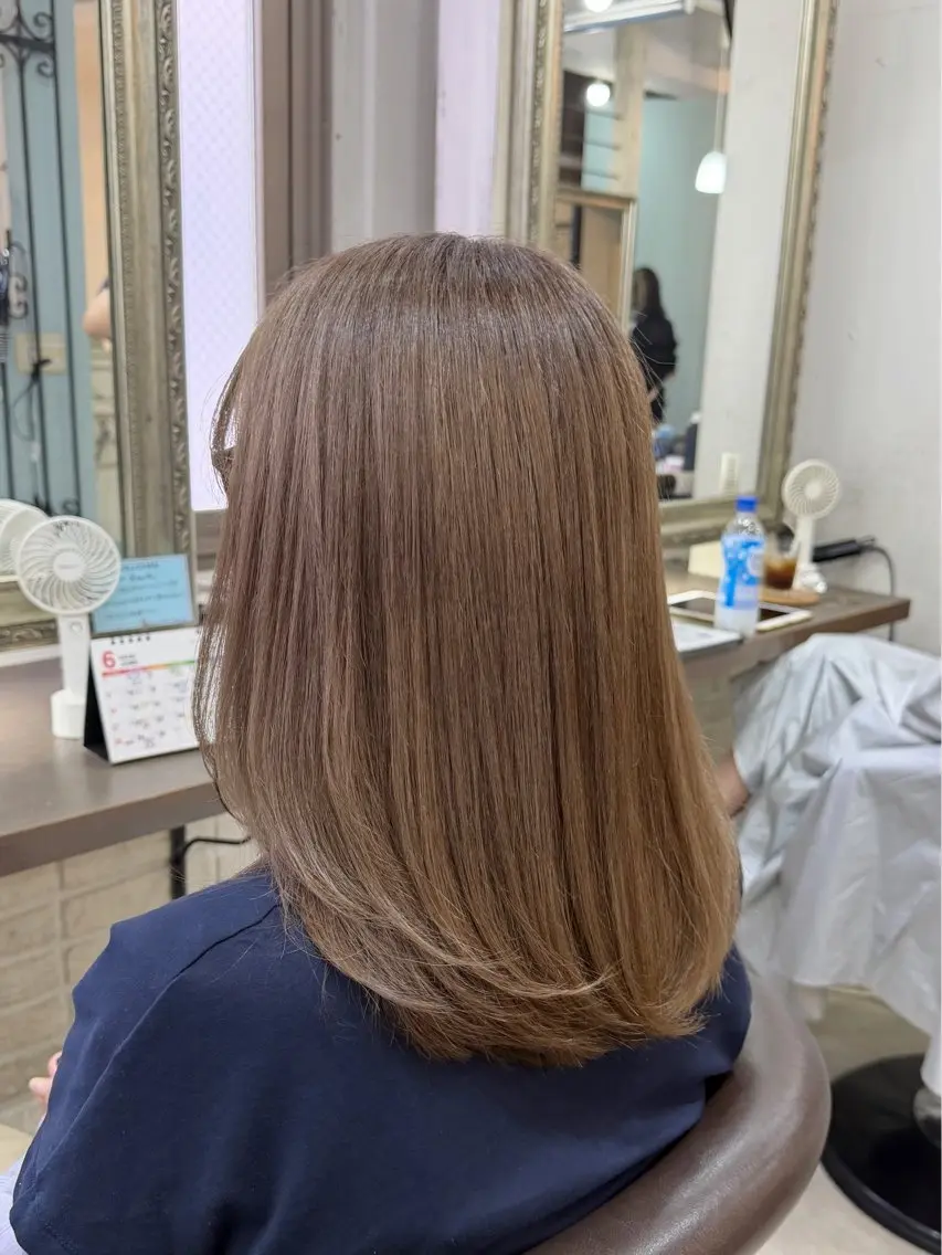 ミディアム ヘアカラー ブリーチなし透明感 カラー|レイヤーのヘアスタイル