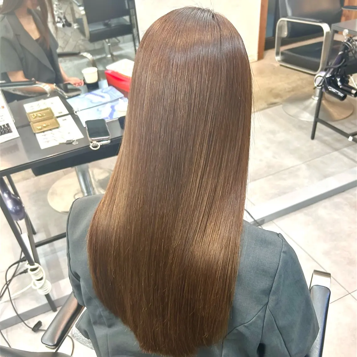 ロング カラー カット ヘアカラー トリートメント ヘッドスパ ✨傷まないカラー ✨髪質改善✨レオンのヘアスタイル