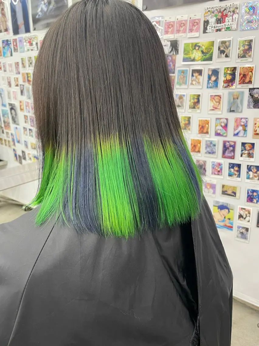 ロング カラー ヘアカラー インナーカラー 推し ブリーチ 髪質改善のヘアスタイル