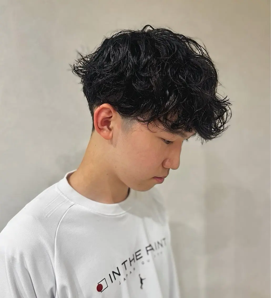 ショート パーマ メンズ 祖慶 歩のヘアスタイル
