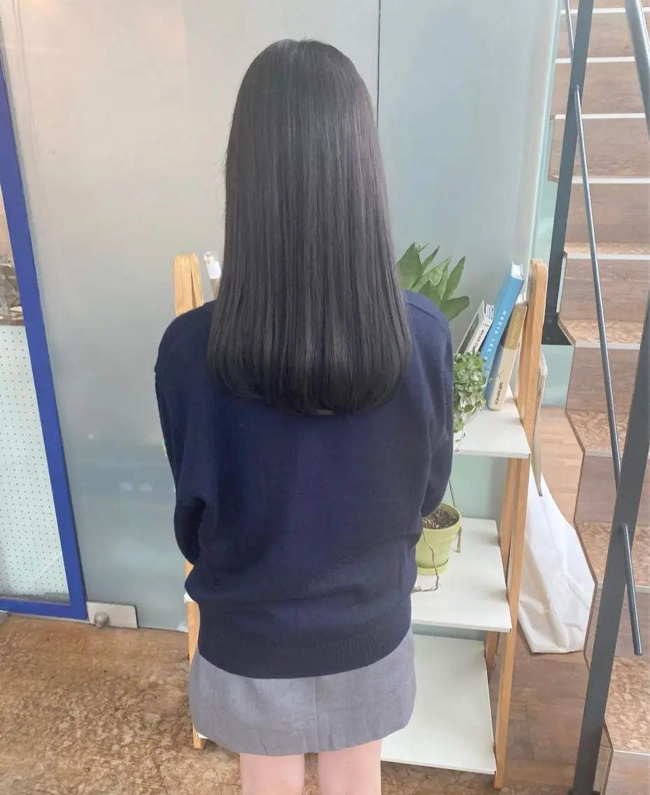 かがやしづ ⭐️カラーモデルのヘアスタイル