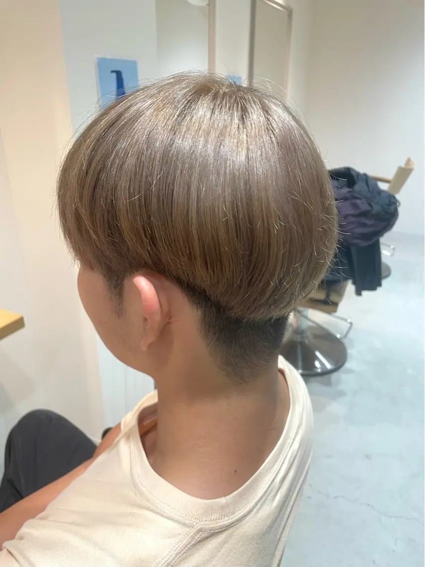 カラー メンズ メンズブリーチ ベージュカラー ブリーチ ミルクティーベージュ 石川 潤のヘアスタイル