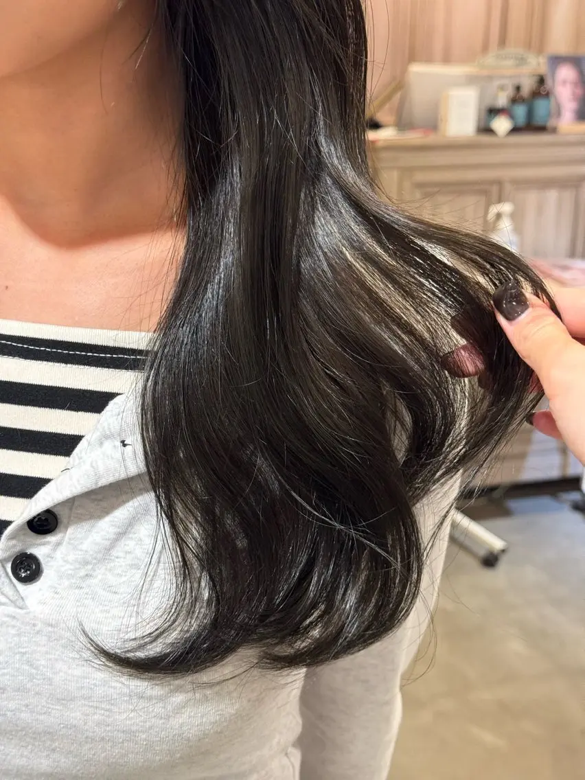 ロング カラー 髪質改善 カット ヘアカラー トリートメント 山本 望華のヘアスタイル