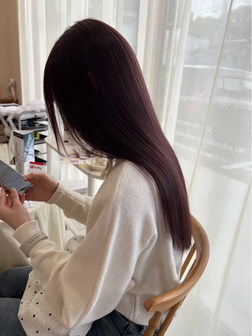 ロング 鈴木 梨瑚のヘアスタイル