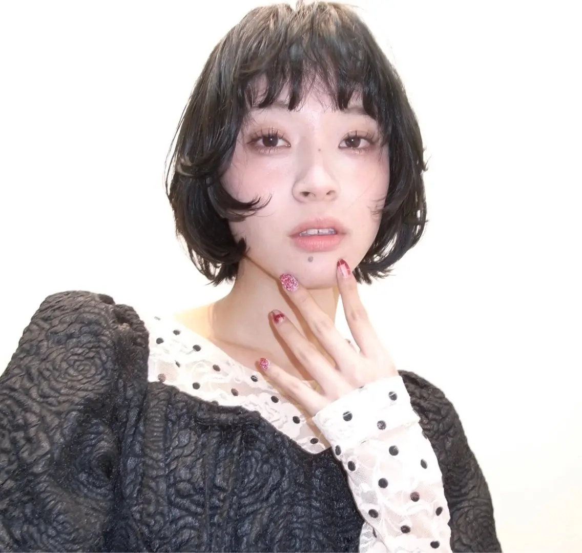 ショート カラー ベージュ/透明感/ 桃子🎀のヘアスタイル
