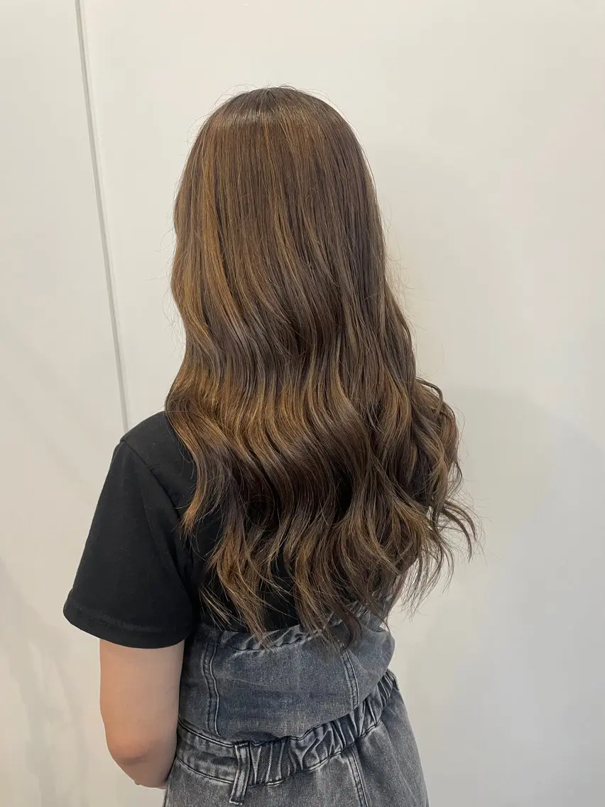 ロング カラー ハイライトカラー ハイライト カット ヘアカラー トリートメント ナチュラルカラー 児玉優香のヘアスタイル
