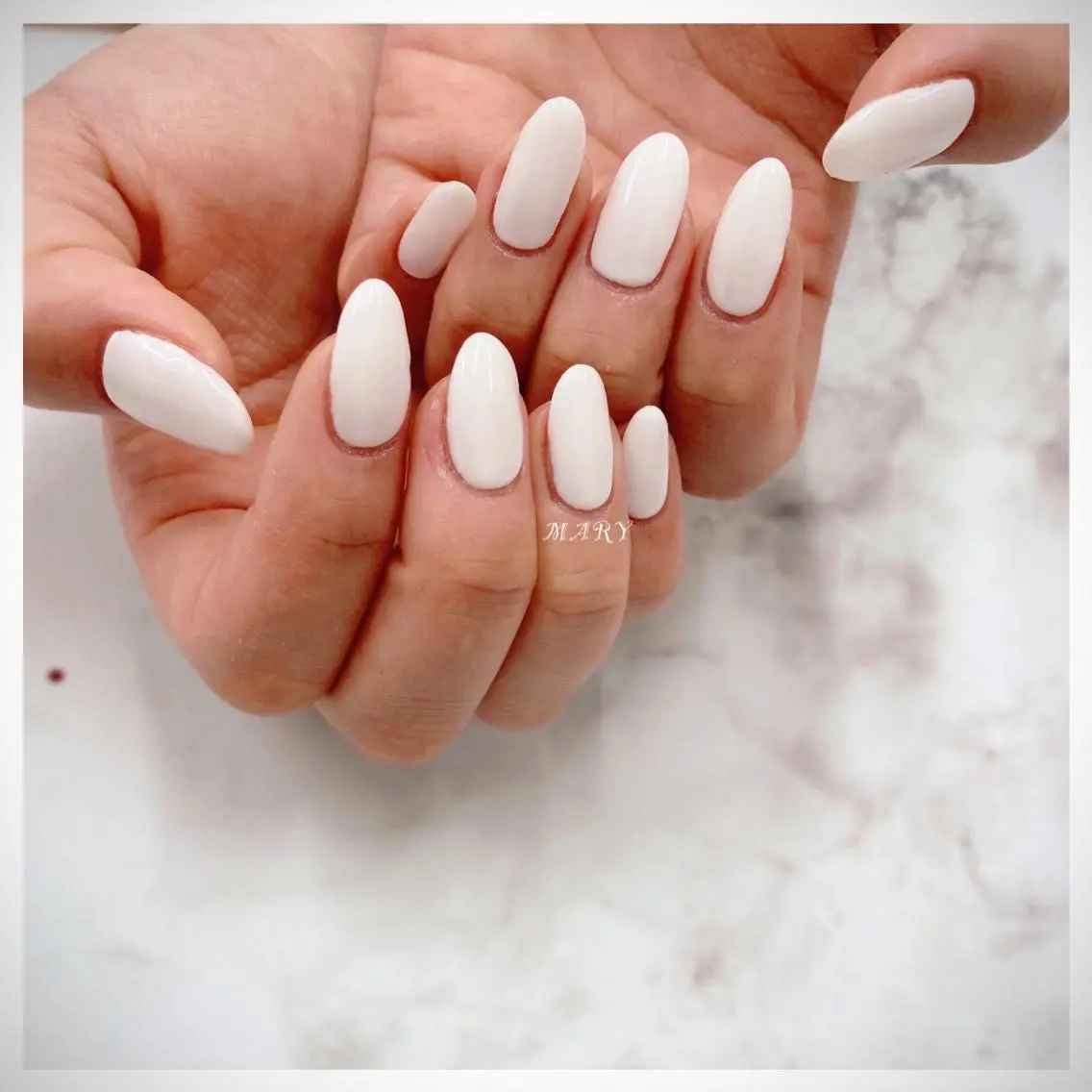 ネイル ワンカラーネイル シンプルネイル ホワイト ハンドネイル Mary nail .narumiのネイルデザイン
