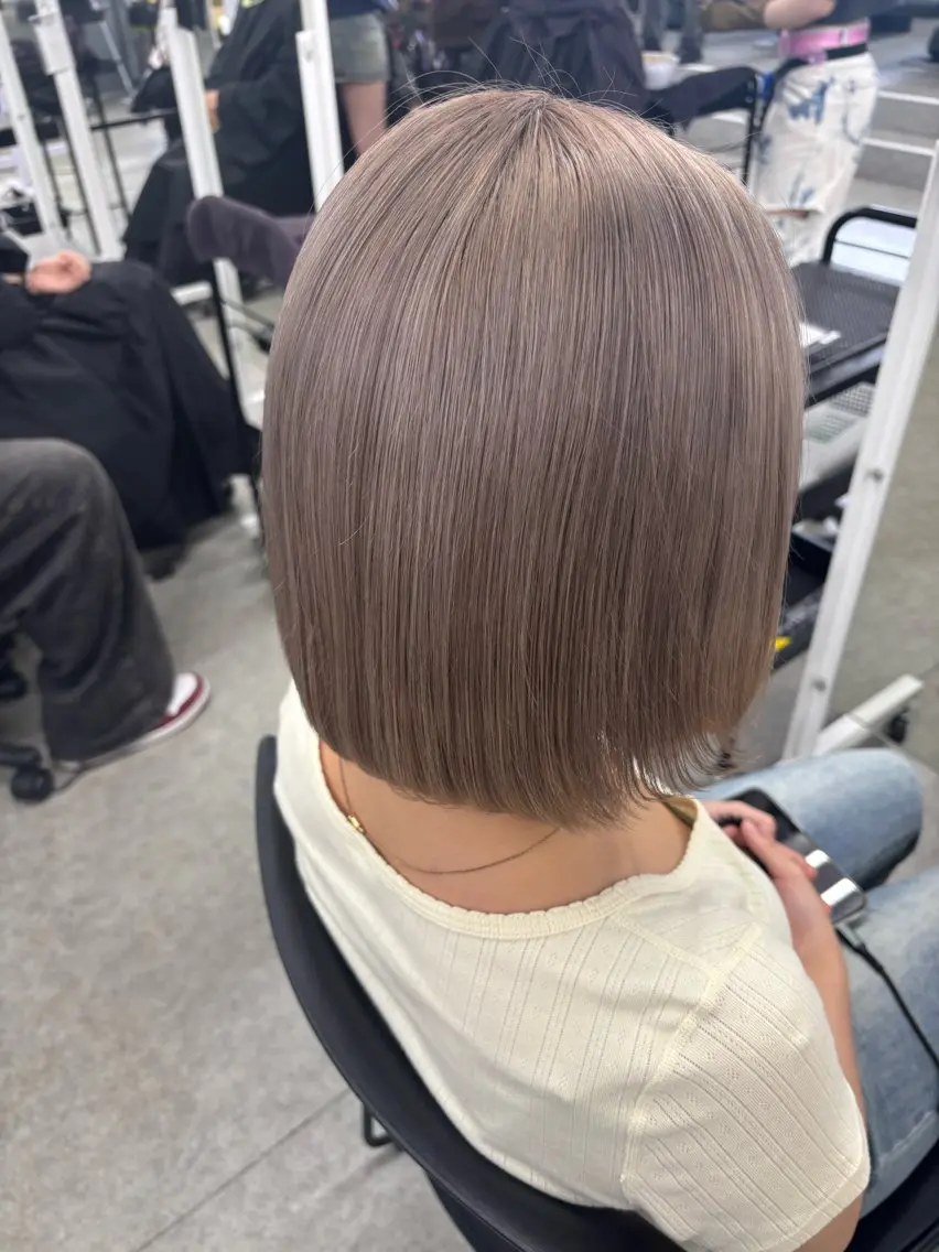 ロング カラー ロング ヘアカラー 🌿‬透明感ベージュ 🫧ひなの🧸のヘアスタイル