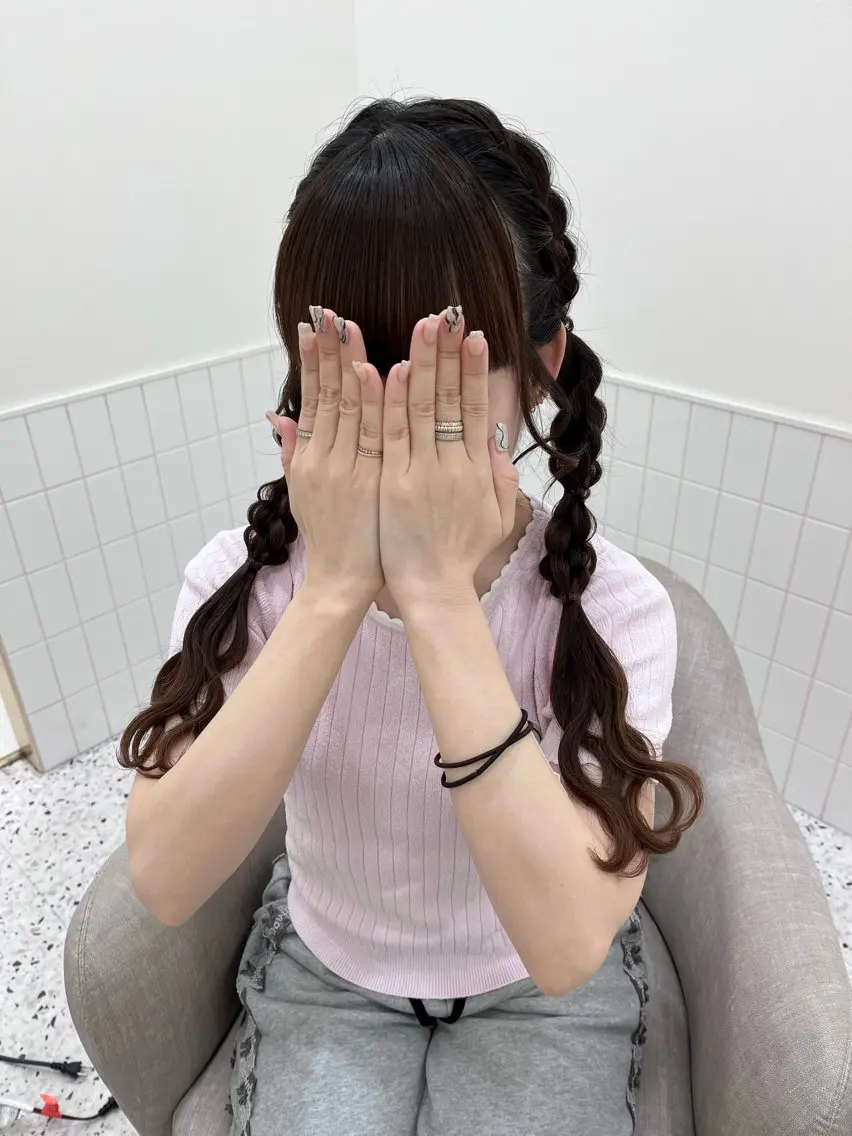 ロング ヘアアレンジ 新井 凪のヘアスタイル