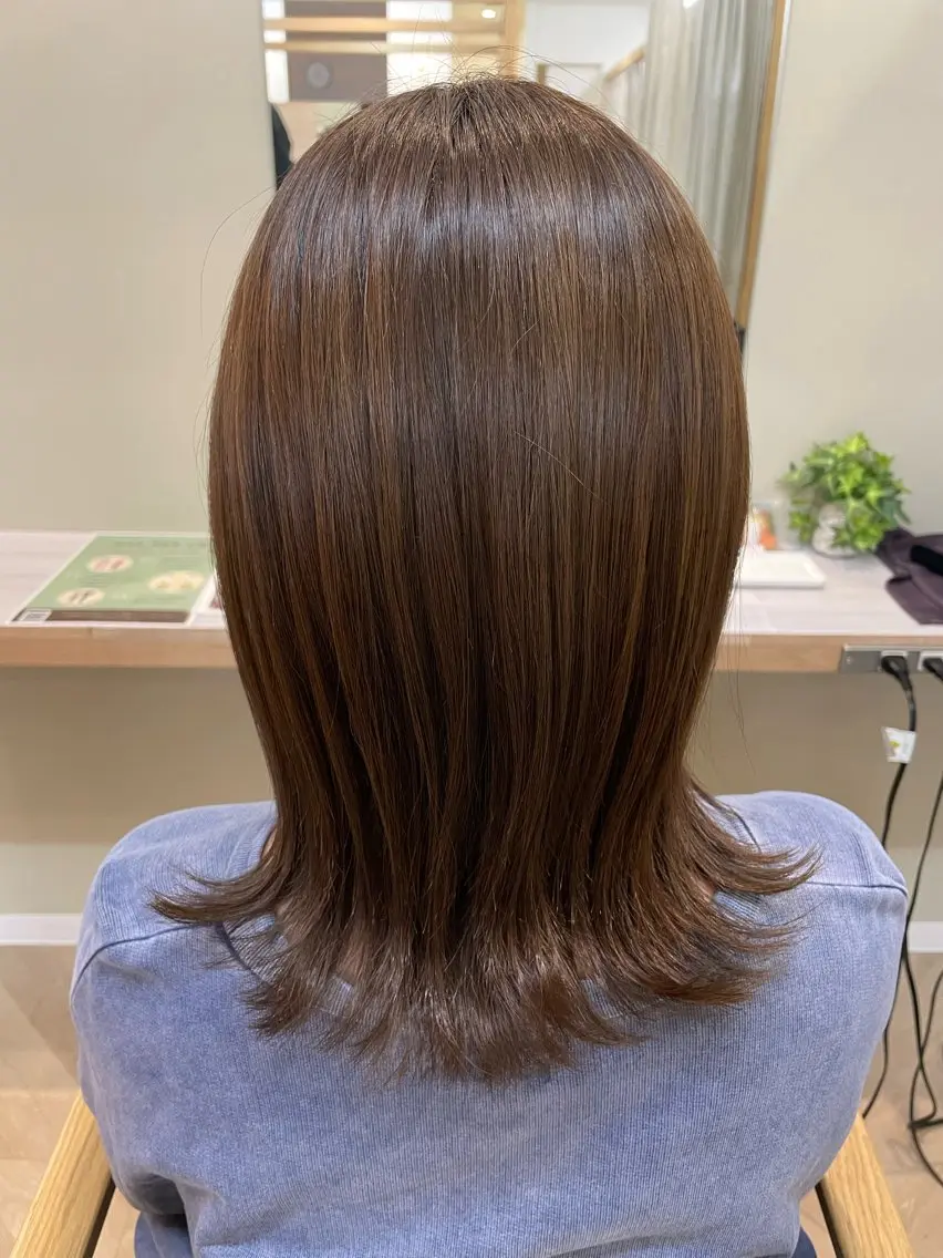 ミディアム カラー 外ハネヘア Makea川越 キシダの眉毛・アイブロウイメージ