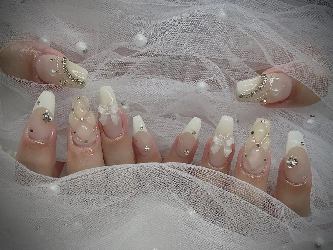 ネイル I-nailロング /ワンホン/キラキラのネイルデザイン