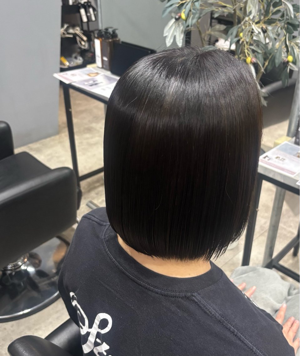 カラー GLITTER nanamiのヘアスタイル