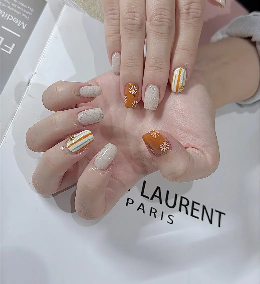 ネイル ハンドネイル ハンドケア NANA NAILのネイルデザイン