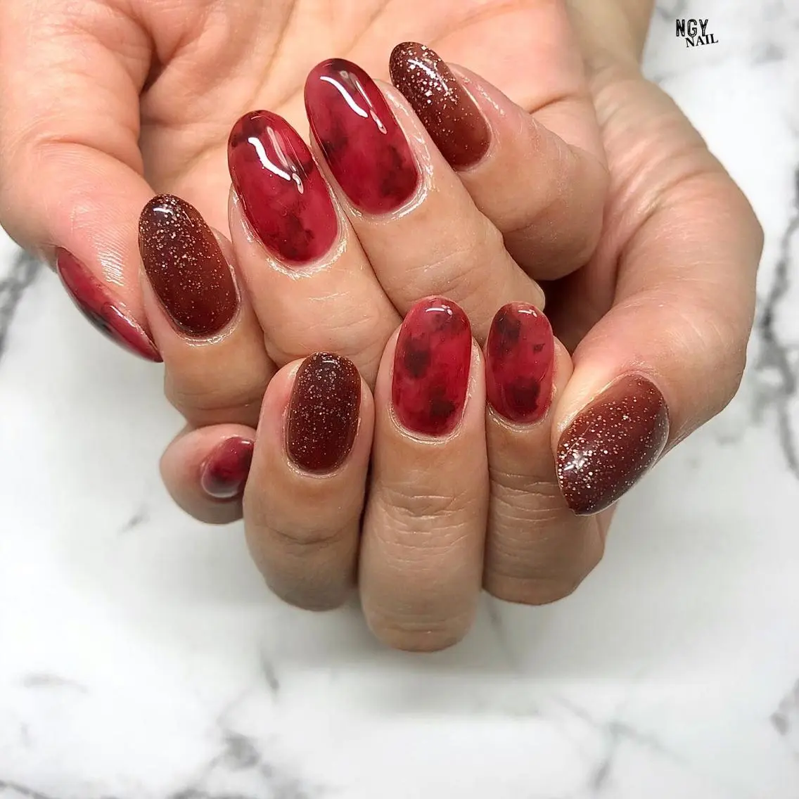 ネイル べっ甲ネイル ブラウン 大理石ネイル(マーブル) ニュアンスネイル ワンカラーネイル ハンドネイル NAIL NOWのネイルデザイン