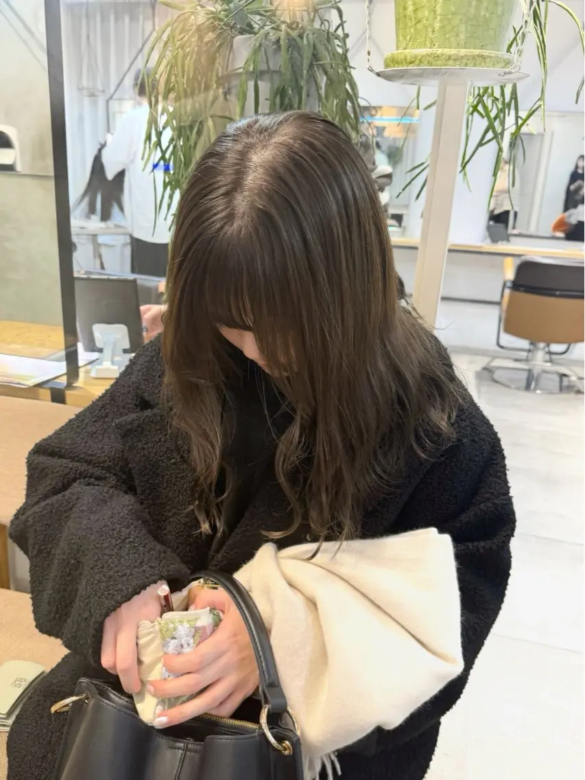 【ご新規様限定クーポン🍑🗣️】カット+ケアカラー+Aujuaトリートメント+炭酸ヘッドスパの写真