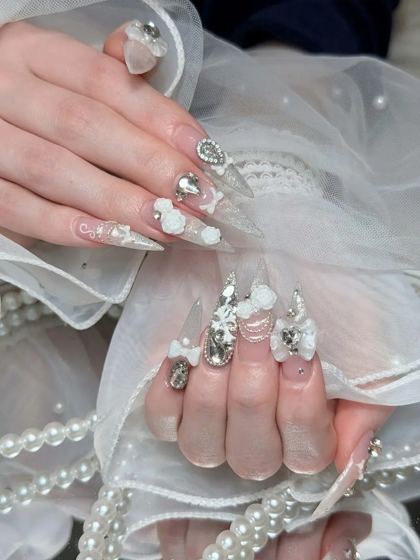 ネイル オーロラネイル ボルドー ブラウン 氷ネイル・うるうるネイル キラキラネイル ハンドネイル Julli NailStudioのネイルデザイン