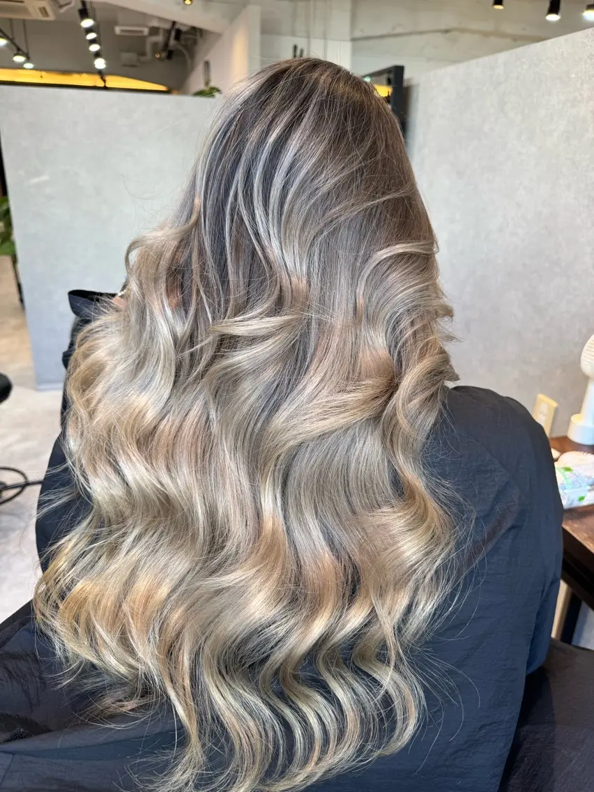 ロング カラー バレイヤージュ レイヤーカット ロング 海外レイヤー/ボブ 海外Style優志のヘアスタイル