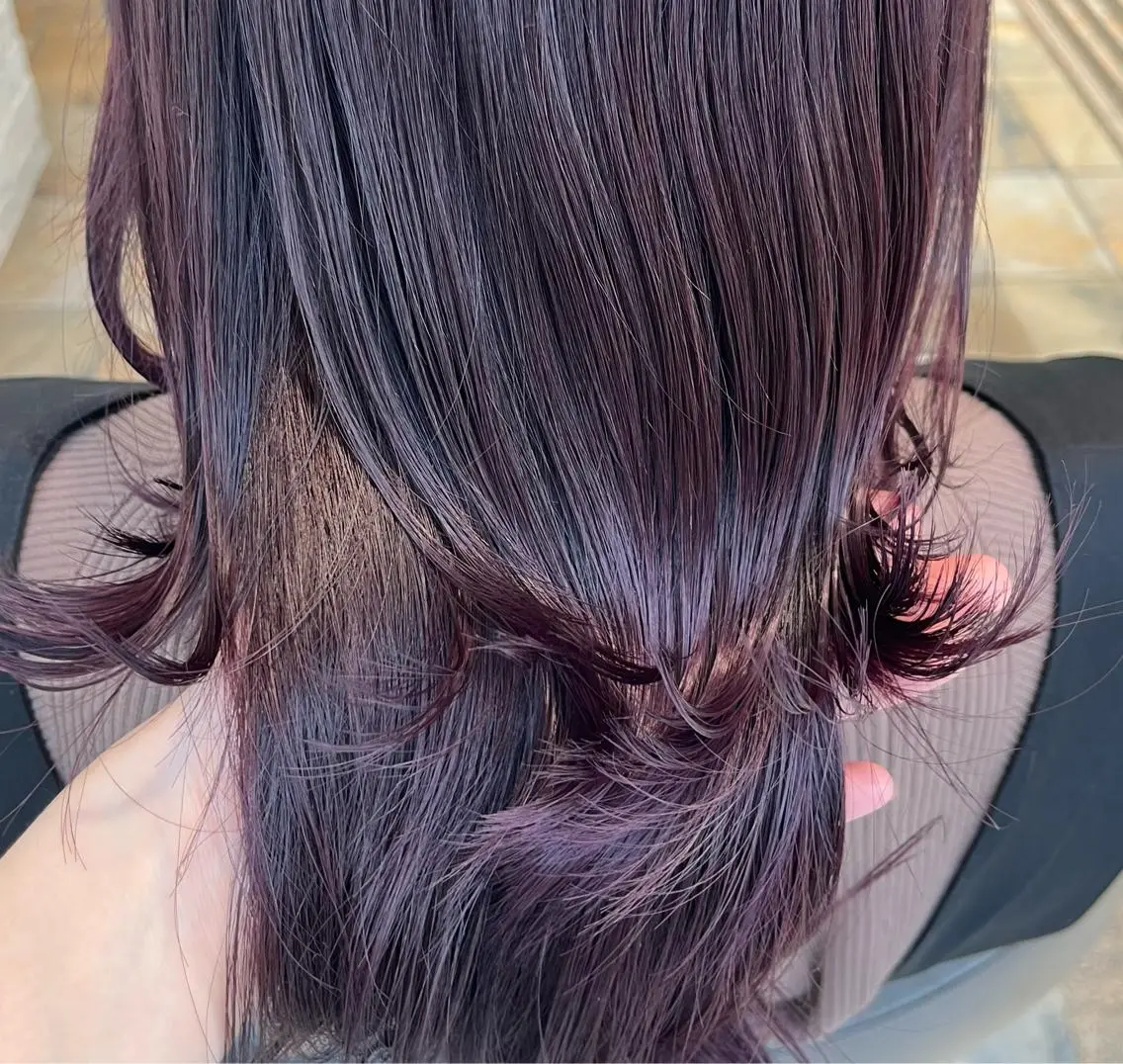 ロング カラー ブリーチ ブリーチなしカラー パープルカラー 石井 歩奈のヘアスタイル