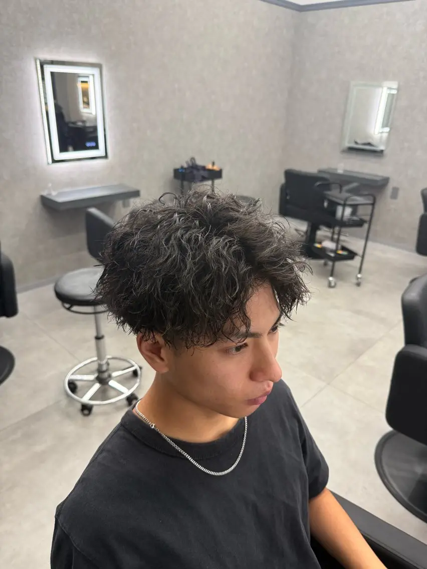 ショート カラー パーマ メンズ カット パーマ メンズ特化 👑YUTAのヘアスタイル
