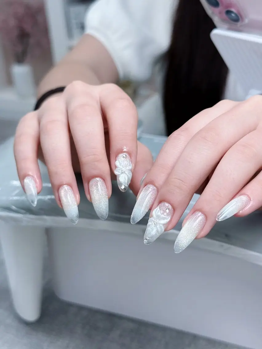 ネイル キラキラネイル 韓国ネイル ロングネイル マグネットネイル 持ち込み Blingg NailStudioのネイルデザイン