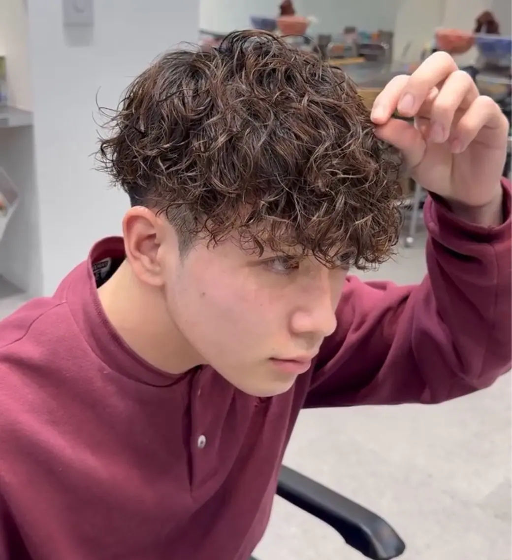 ショート カラー パーマ メンズ スペインカール 栄💗スパイキー⚡️ ｜パーマ｜haruのヘアスタイル