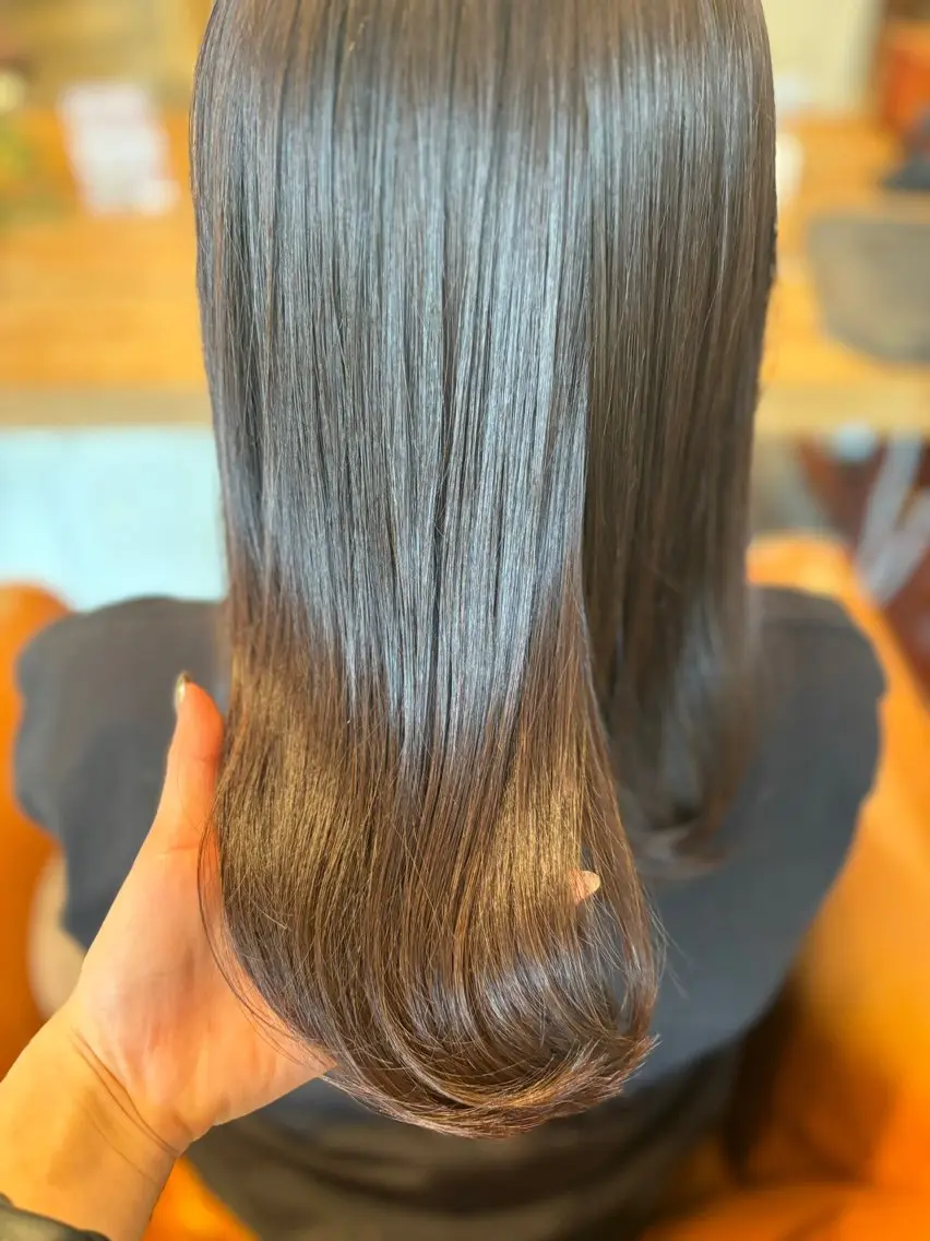 ロング カラー オリーブカラー 髪質改善カラー ベージュ🤎YUMEのヘアスタイル