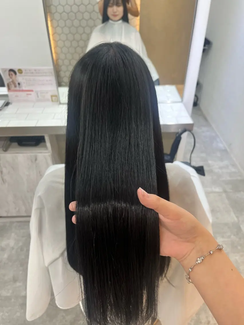 ロング トリウミ カホのヘアスタイル