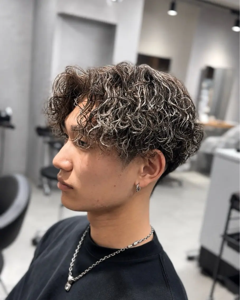 ショート カラー パーマ メンズ メンズハイライト メンズメッシュ ハイライトカラー メッシュ ハイライト カット ヘアカラー パーマ 🔥メンズ 特化🔥菊水皐暉🔥のヘアスタイル