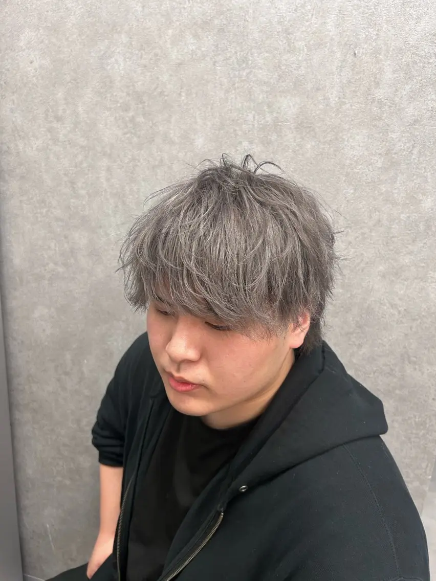 ショート カラー パーマ メンズ シルバー カット ヘアカラー メンズ特化 👑YUTAのヘアスタイル