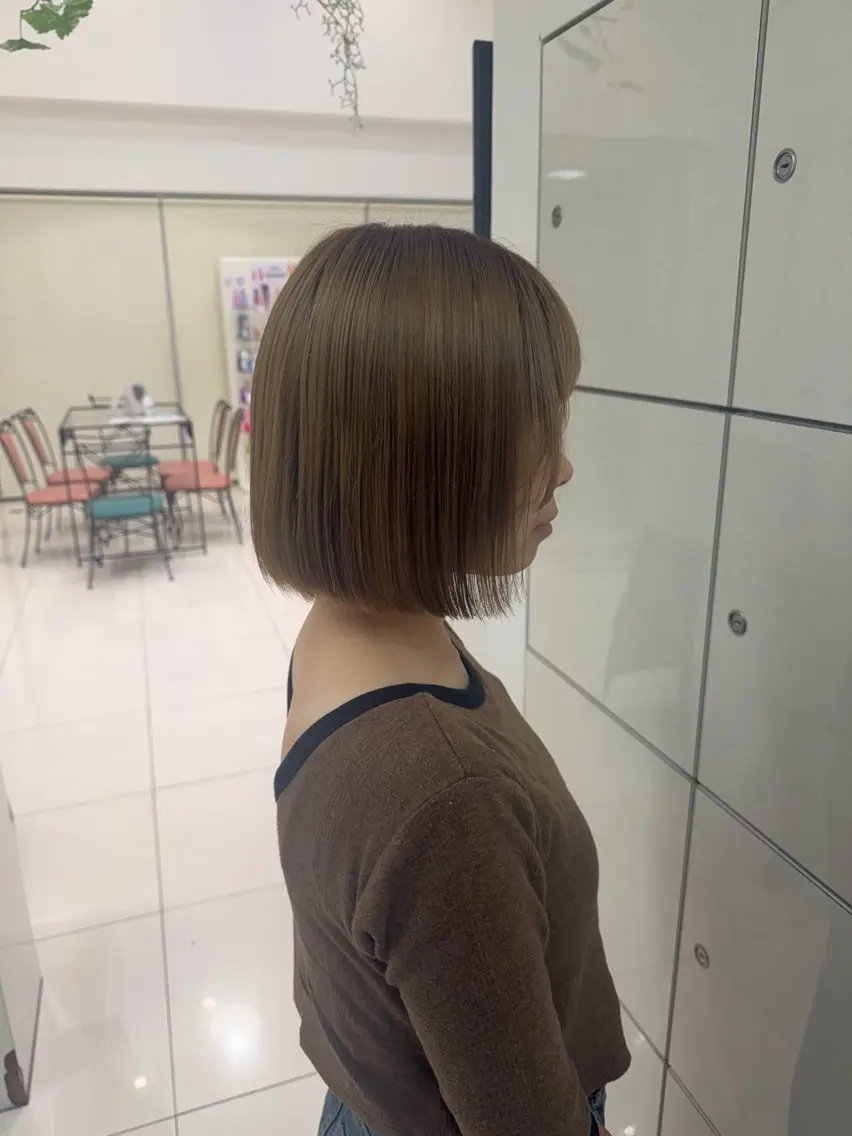ショート 縮毛矯正 ベージュカラー/ 束感マツエク/ここなのヘアスタイル