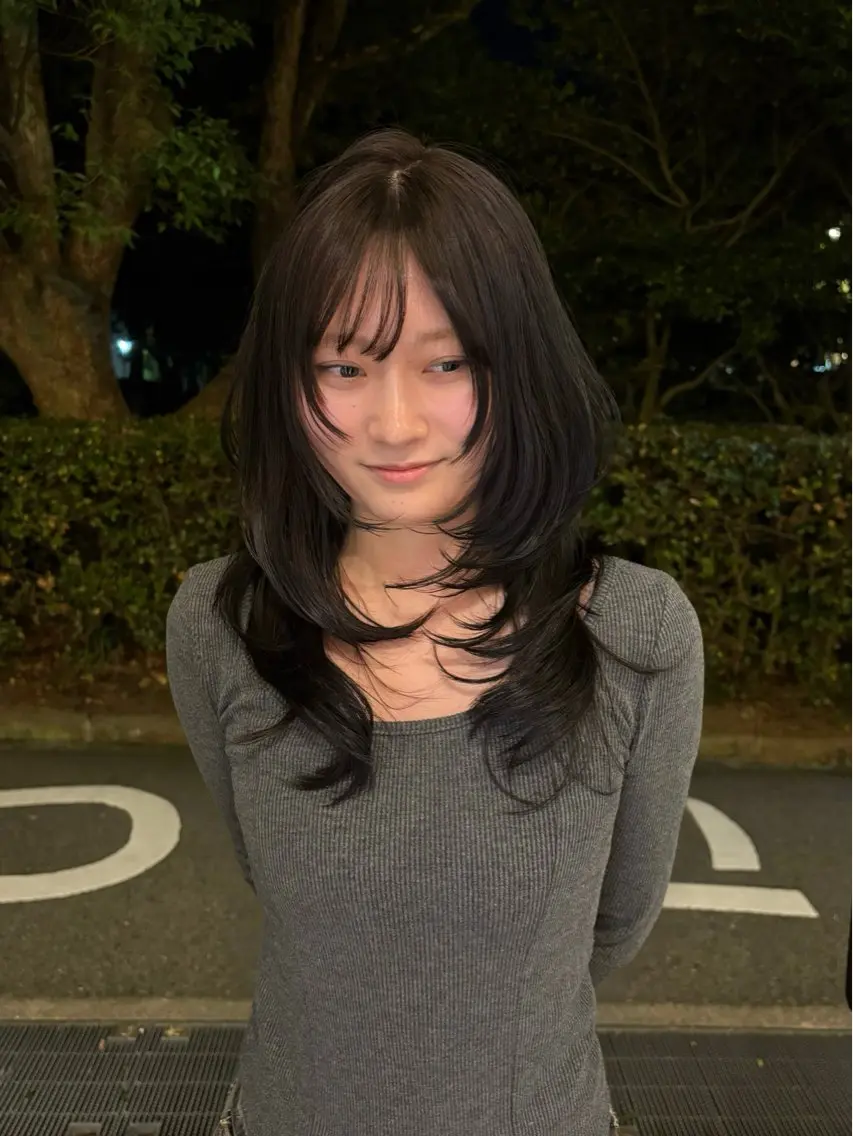 セミロング 韓国レイヤー YOKE reinaのヘアスタイル
