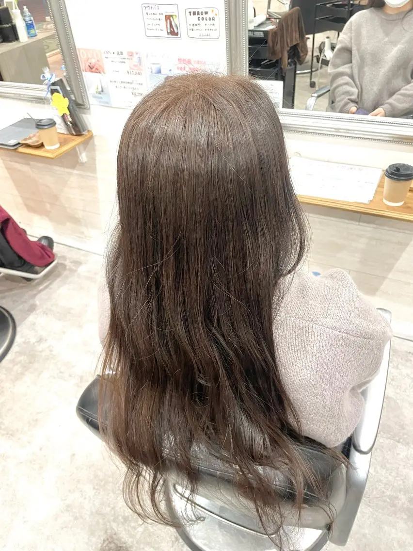 ロング カラー 堀川 希歩のヘアスタイル