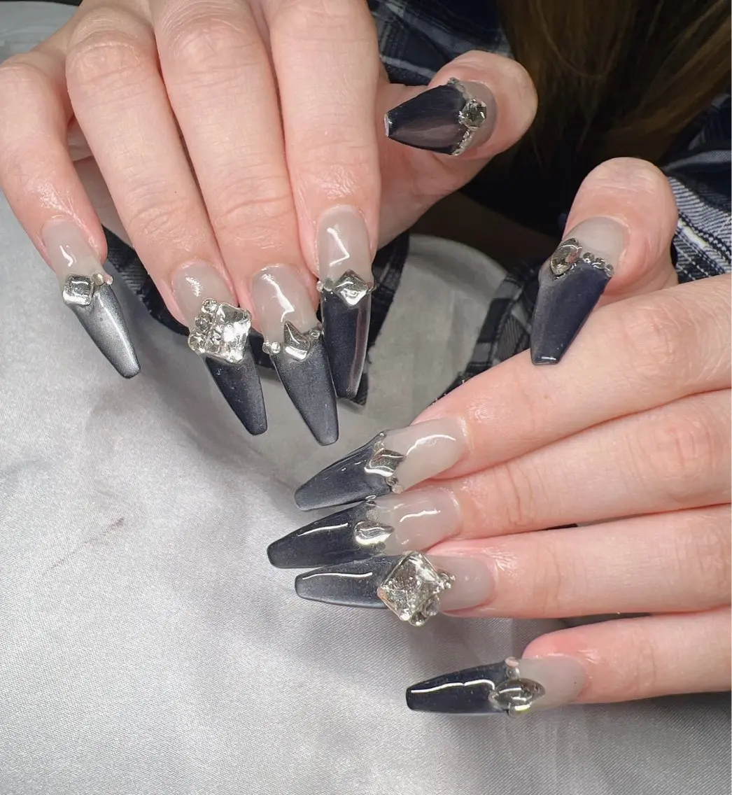 ネイル 長さ出し グラデーション 卒業式 キラキラネイル マグネットネイル ハンドネイル Lee Nailsのネイルデザイン